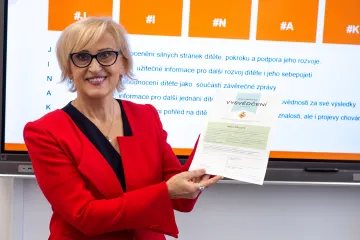 Nové vysvědčení je založené na kombinovaném hodnocení, podílí se na něm i žáci