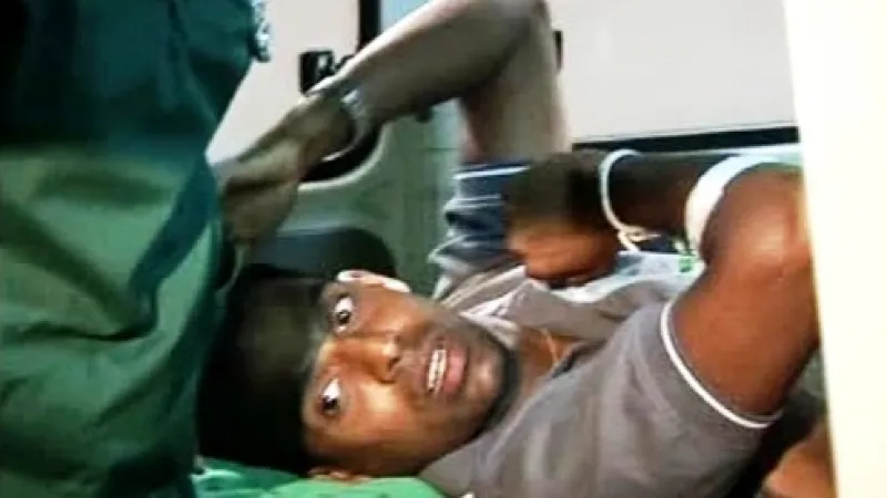 Hráči srílanského kriketového týmu se vrátili domů do Kolomba. Včera na jejich autobus zaútočili ozbrojenci v pákistánském Láhauru.