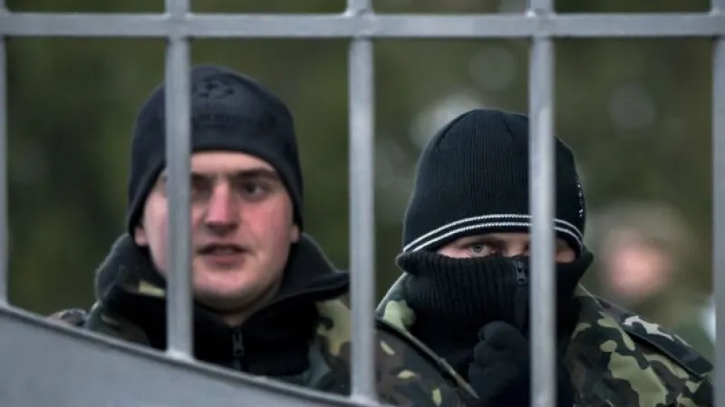 Události: Rusové na Krymu před referendem posilují