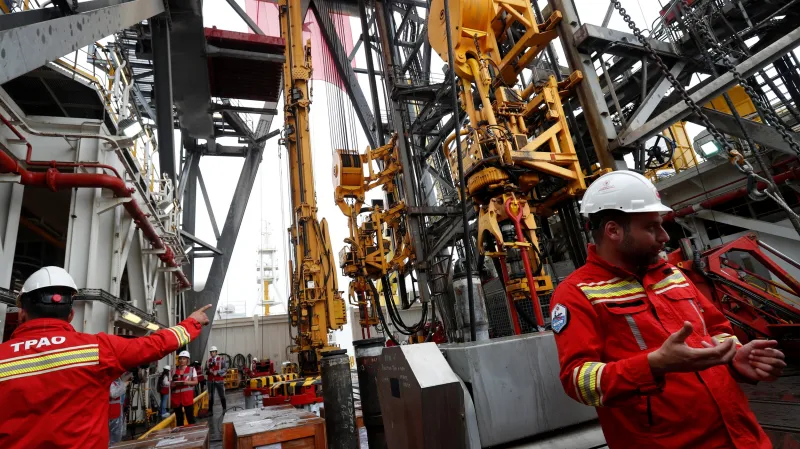 Pracovníci Turkish Petroleum Corporation účastnící se průzkumných vrtů u pobřeží Kypru