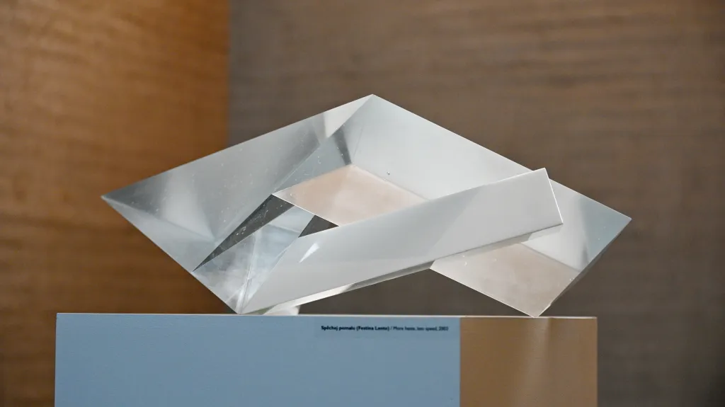 Expozice Rezonance tvaru sklářského výtvarníka Ilji Bílka