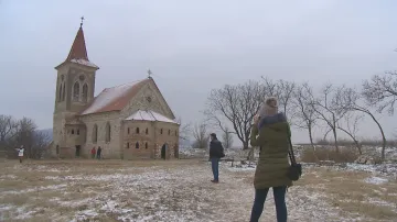 Led na Nových Mlýnech umožnil přístup ke kostelu svatého Linharta