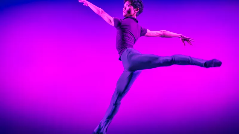 Večer mladých choreografů: Beztvarý tvar marného zmaru (choreografie. Aglaja Sawatzki)