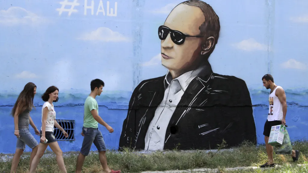 Graffiti s ruským prezidentem Putinem v krymském Simferopolu