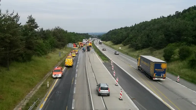 Nehoda cisterny na D1