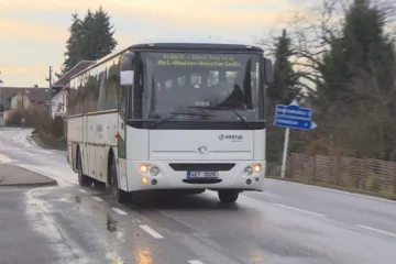 Řidiči autobusů dostali rekordně přidáno. Někteří dopravci už zvýšili jízdné  
