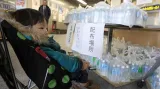 V Japonsku dostávají rodiny s dětmi balenou vodu
