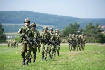 Výzva, či peníze. Motivace středoškoláků pro účast na vojenském cvičení se liší