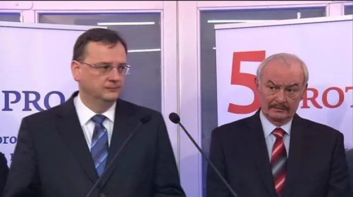 Volba prezidenta 2013: Tisková konference Přemysla Sobotky a premiéra Nečase