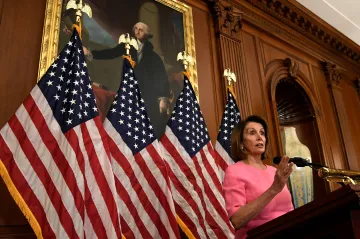 Šéfkou americké Sněmovny reprezentantů je po osmi letech znovu demokratka Pelosiová