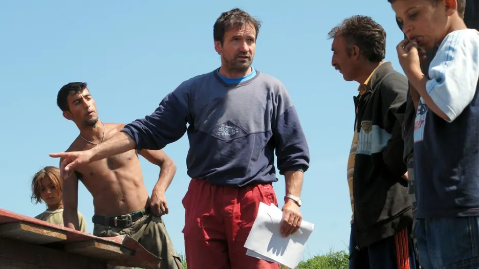 Marián Kuffa (uprostřed) nosí častěji monterky než kněžský oděv
