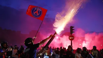 Nepokoje v Paříži po vítězství PSG ve finále Ligy mistrů