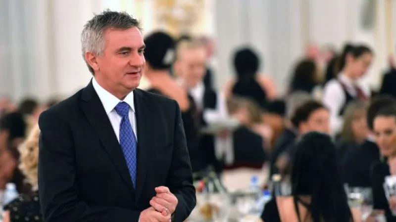 Mynář předal poslancům majetkové přiznání