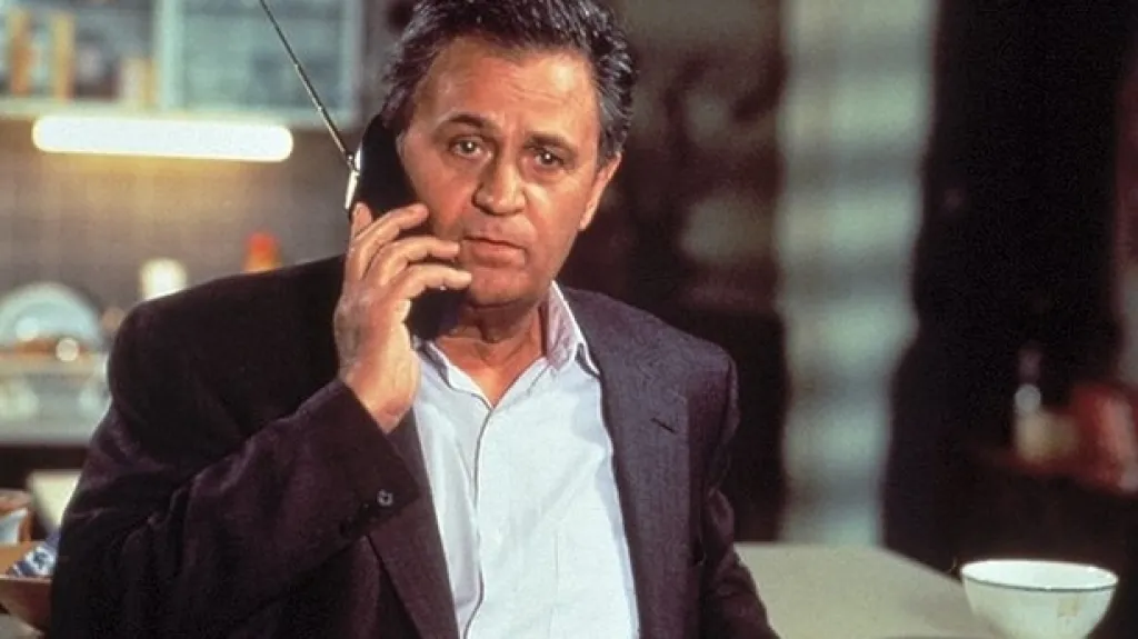 Roger Hanin jako komisař Navarro