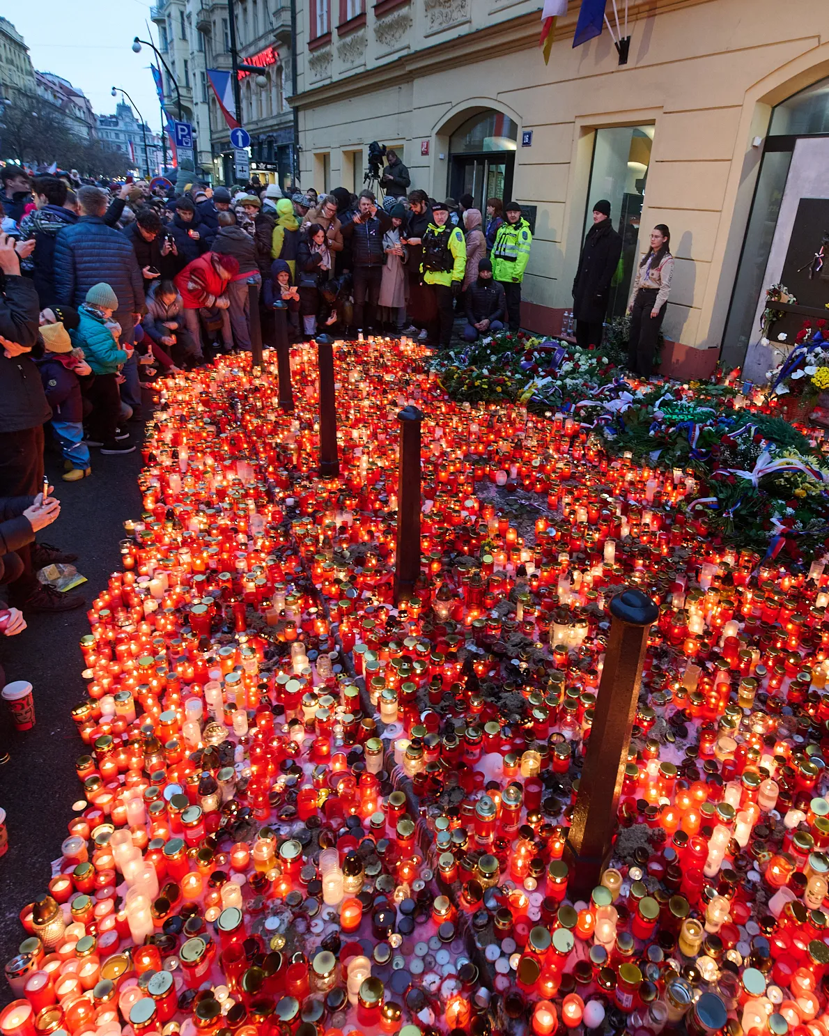 Česko si připomnělo 17. listopad, davy vyrazily na Národní třídu