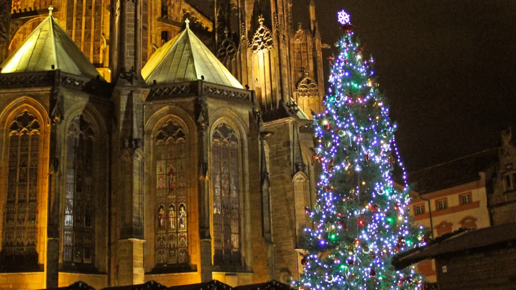 Vánoční strom Pražského hradu u katedrály sv. Víta