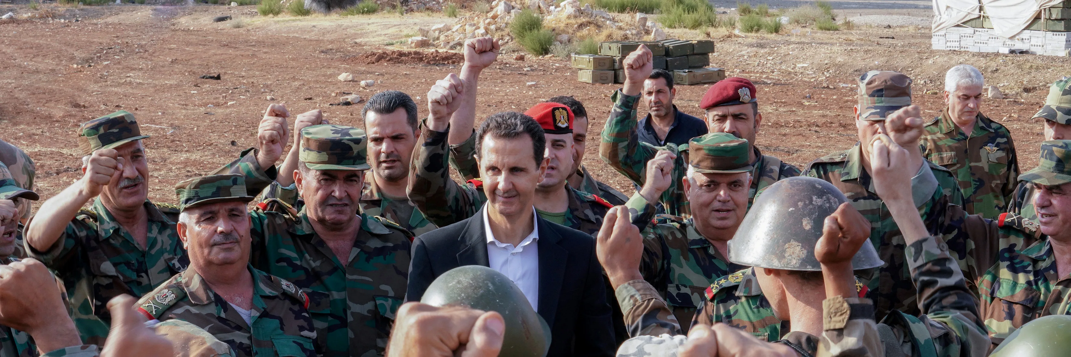 Dva mocní Syřané v exilu platí desetitisíce alavitů a plánují povstání