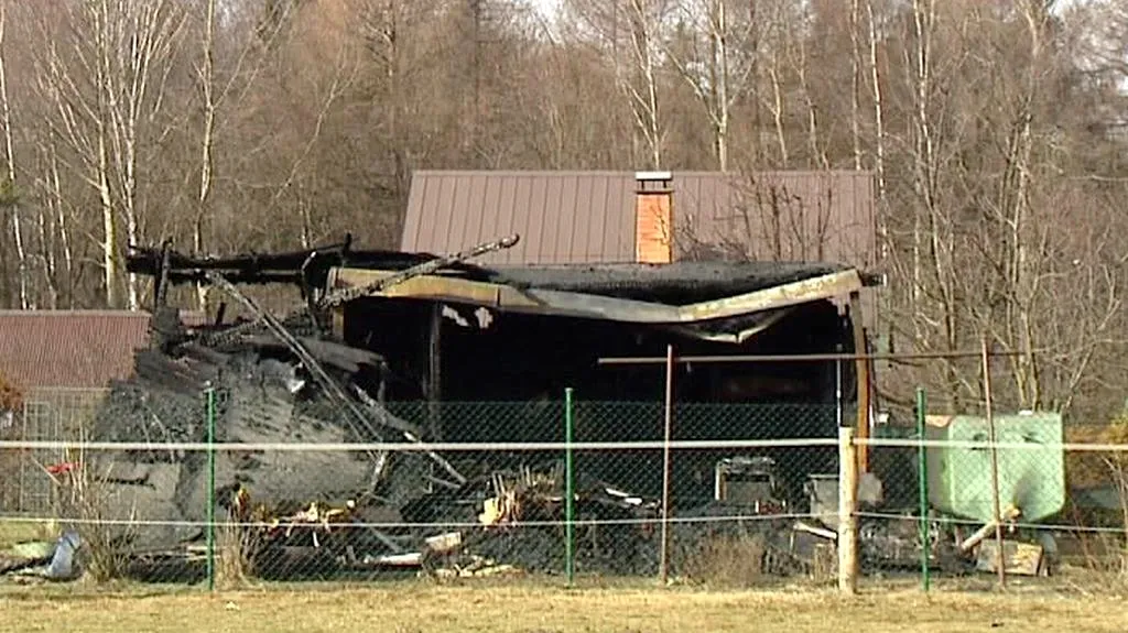 Vyhořelá chata na Karvinsku