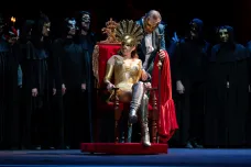Ve Státní opeře je slyšet po sto letech Vzdálený zvuk. „Jsme proti válce,“ prohlásil ruský režisér