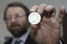 Jáchymovský tolar dal jméno americkému dolaru. Jako stříbrná mince vznikl před 500 lety