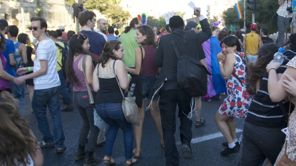 Ultraortodoxní útočník zaútočil při pochodu Gay Pride