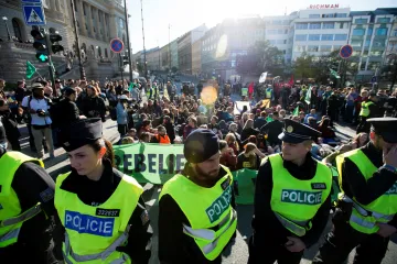 Aktivisté z Extinction Rebellion blokovali pražskou magistrálu. Varují před klimatickou krizí