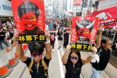 Ani slib, že se sporný zákon zatím schvalovat nebude, Hongkong neuklidnil. Lidé vyšli znovu do ulic