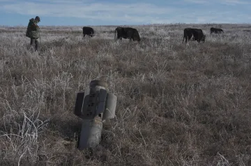 Obě strany v Karabachu útočily na civilisty a používaly nepovolené zbraně, uvádí Amnesty International