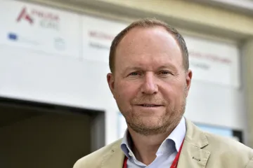 Brněnské výzkumné centrum povede ekonom a právník Iványi