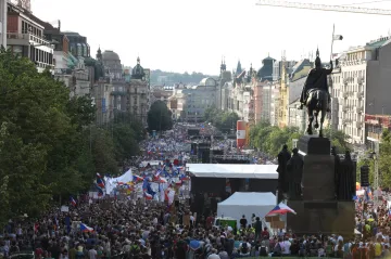 „Máme toho dost!“ Demonstranti požadovali demisi Benešové i Babiše
