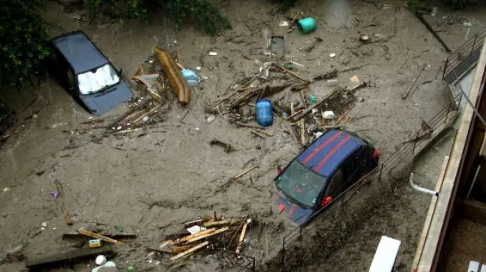 Povodně na východě Bulharska si vyžádaly nejméně 12 mrtvých