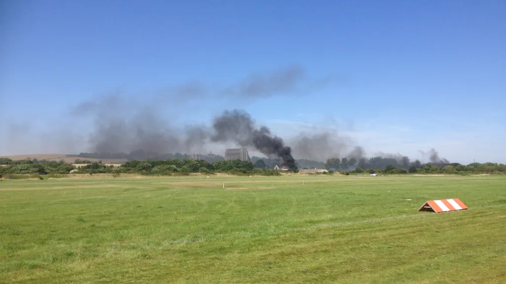 Havárie stíhačky na air show v Británii