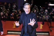 Zprávy z Berlinale: Uprchlická vlna zasáhla Oheň na moři i Clooneyho