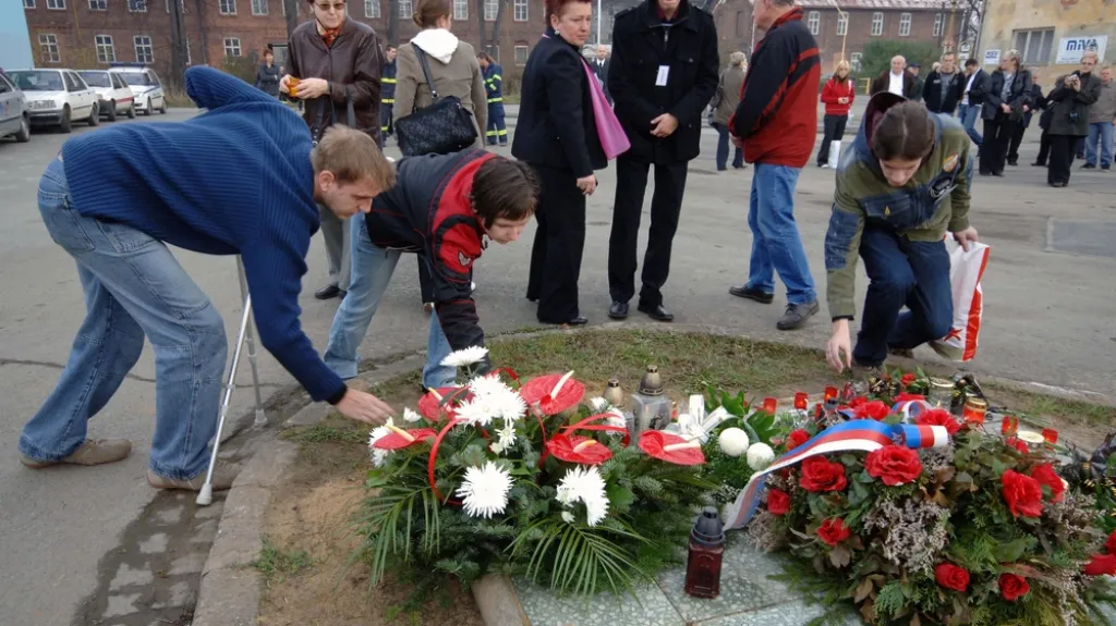 Pietní akt obětem železničního neštěstí ve Studénce