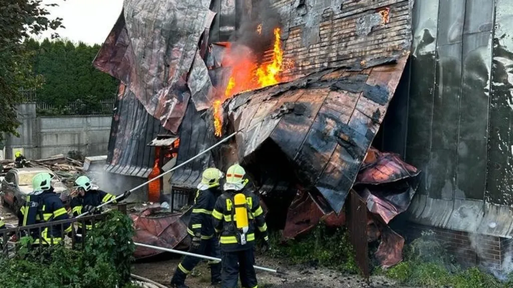 Požár bývalého penzionu v Tanvaldu