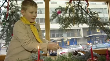 Skauti rozváželi Betlémské světlo