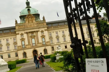 Stát se chystá prodávat podíly ve svých firmách, strategické podniky si ponechá
