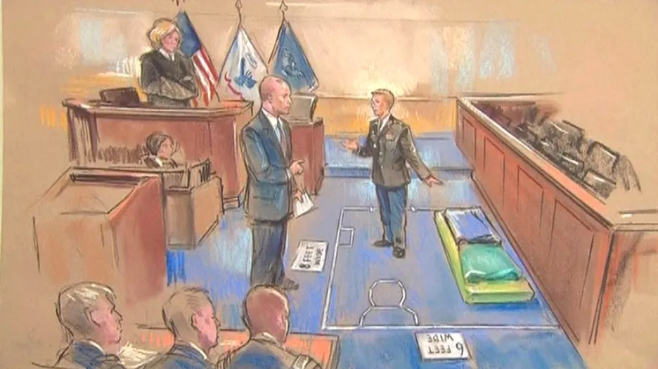 Manning předvádí soudu podmínky ve vazbě