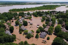 Arkansas a Missouri ohrožují povodně. U jedné z protržených hrází stojí jaderná elektrárna
