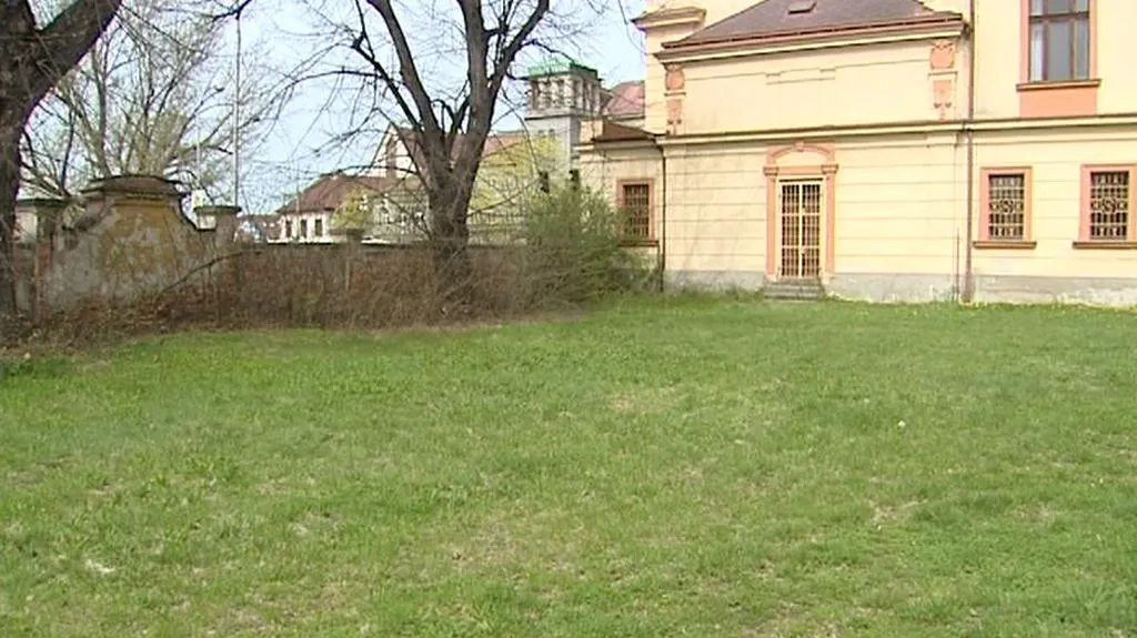 Sporný pozemek pro parkoviště