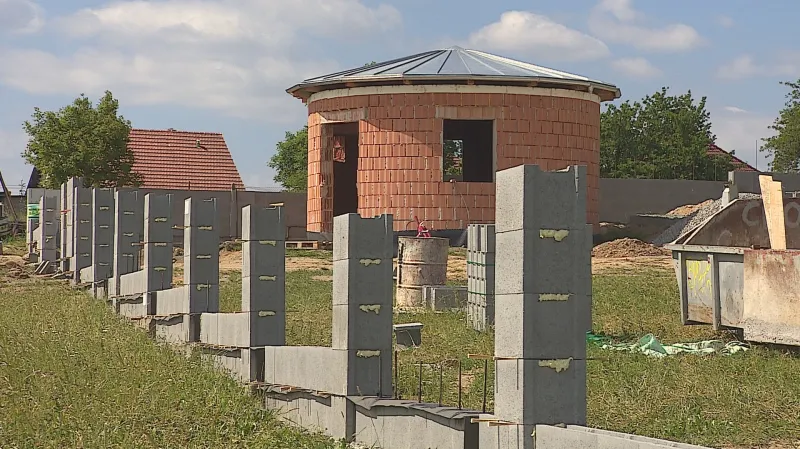 Rozestavěný hřbitov ve Vavřinci