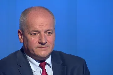 Až patnáct tisíc lidí zemřít nemuselo, řekl Prymula. Kritizoval nízkou očkovanost seniorů