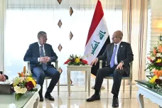 Babiš na úvod summitu EU a arabských států jednal s iráckým prezidentem a navštívil české vojáky