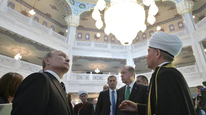 Vladimir Putin otevřel v Moskvě největší mešitu v Evropě