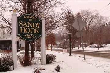 Kampaň, která má šokovat. Pozůstalí obětí ze Sandy Hook bojují za bezpečnější školství