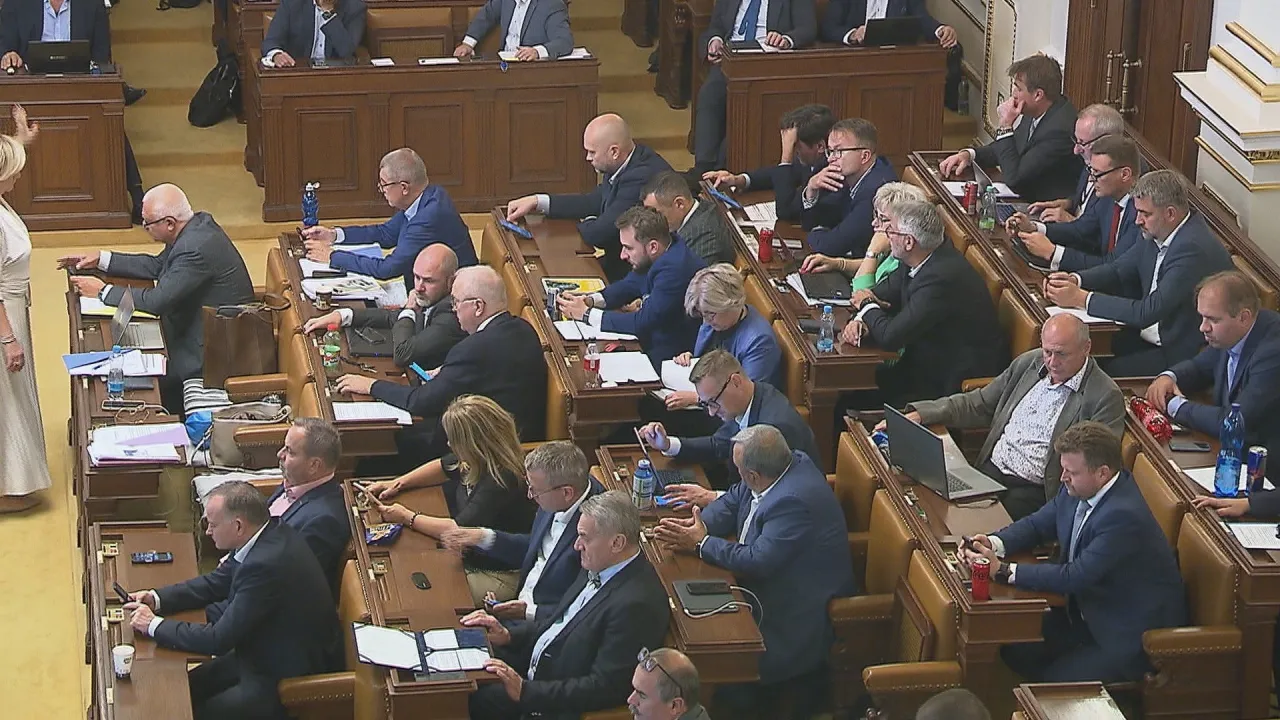 Poslanci začnou projednávat vládní návrh na zrušení zdražování dálničních známek