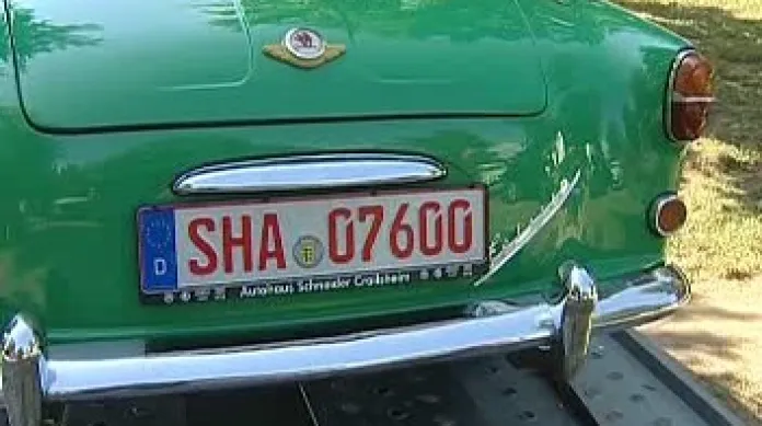 Majitelé Felicií se letos sjeli do kempu Velký Vír na Orlické přehradě. Představili téměř dvě stovky nablýskaných vozů, z nichž většina pocházela z roku 1959, kdy se tato auta začala vyrábět.