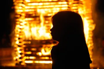 Člověk popálený. Lidskou evoluci i geny změnila zranění způsobená ohněm