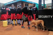 Keňské děti jsou zpět ve škole. Kvůli pandemii promeškaly téměř celý školní rok 