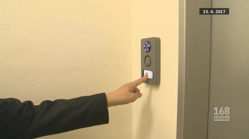 ČT se opakovaně pokusila navštívit kancelář senátora Čuby